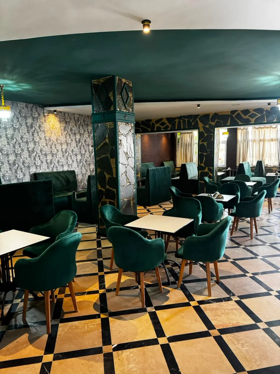 Salon intérieur élégant de Bab Aourir